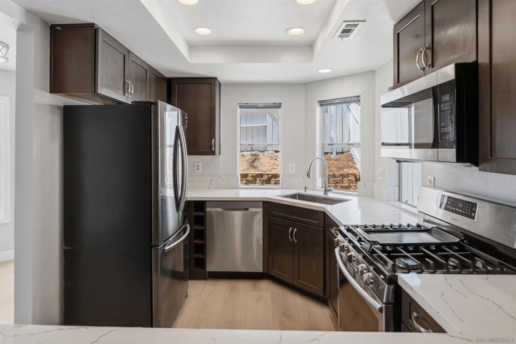 633 Thunder Gln Property Photo 15