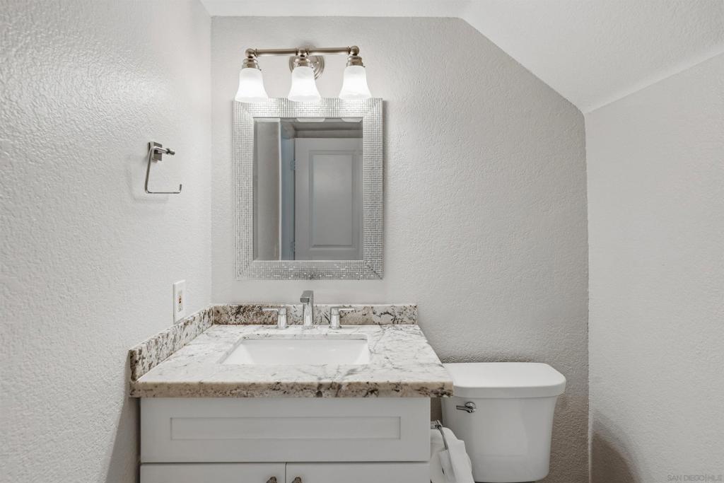 633 Thunder Gln Property Photo 16