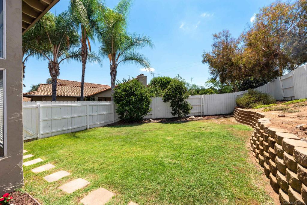 633 Thunder Gln Property Photo 30
