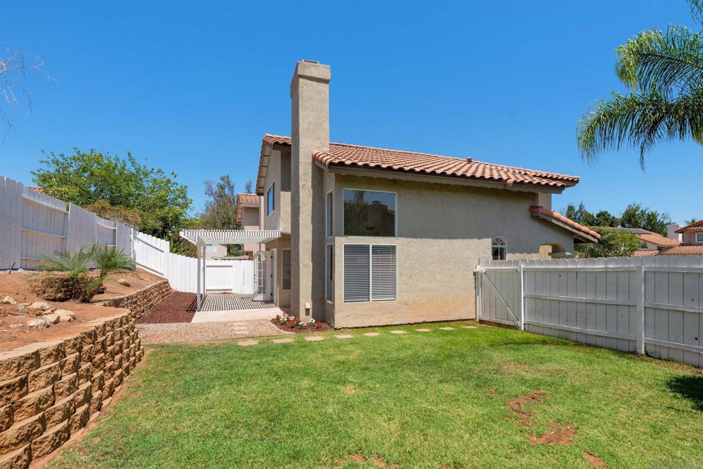 633 Thunder Gln Property Photo 33