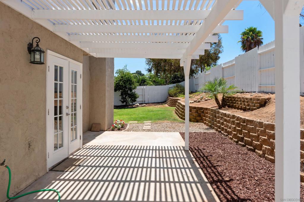 633 Thunder Gln Property Photo 35