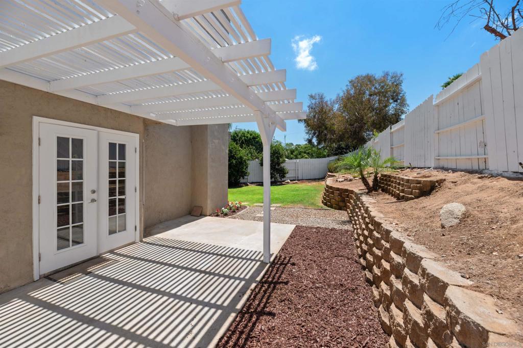 633 Thunder Gln Property Photo 36
