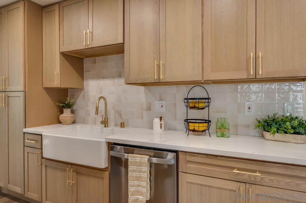 24 E Paisley Property Photo 10