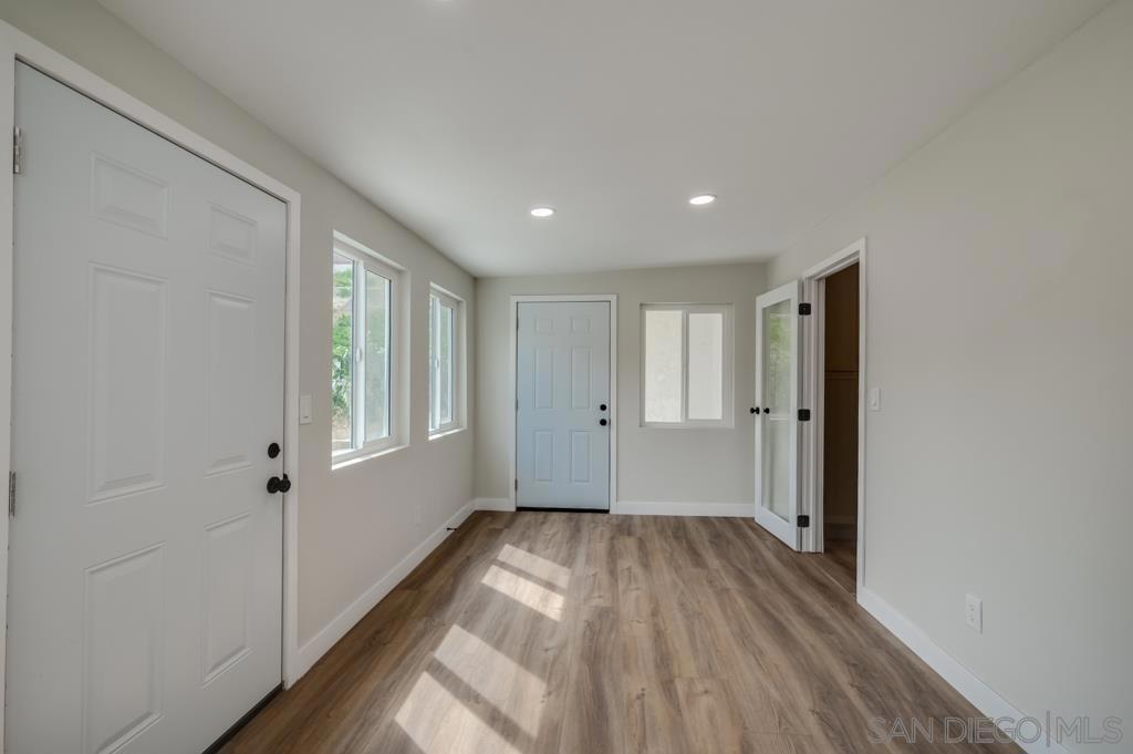 24 E Paisley Property Photo 13