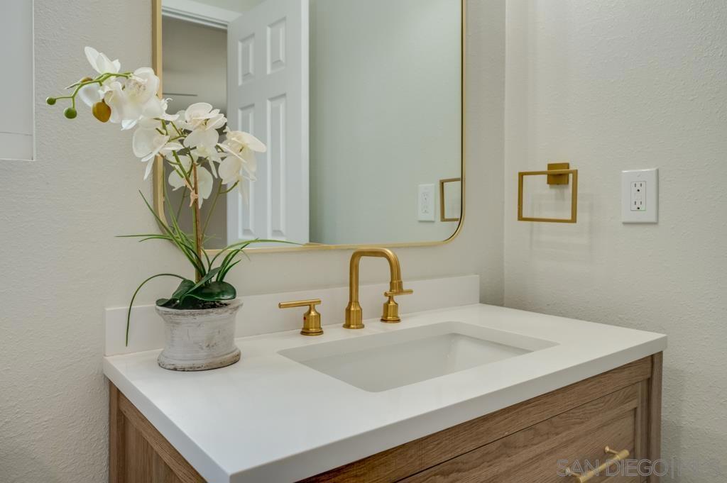 24 E Paisley Property Photo 18