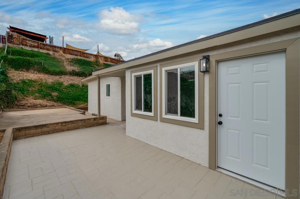 24 E Paisley Property Photo 29