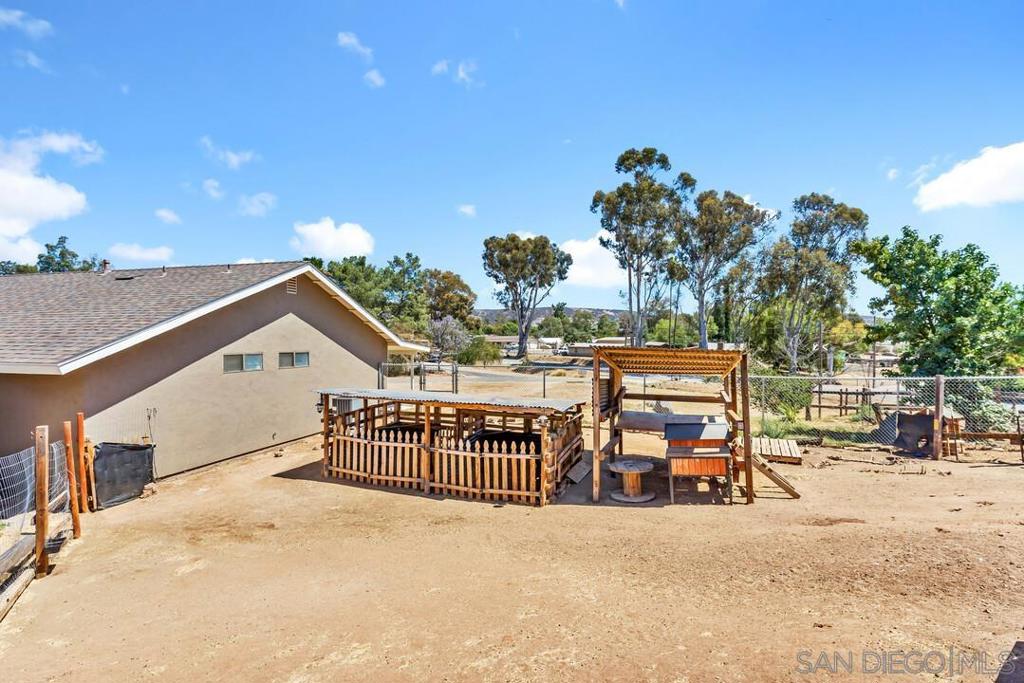 715 Steffy Rd Property Photo 33