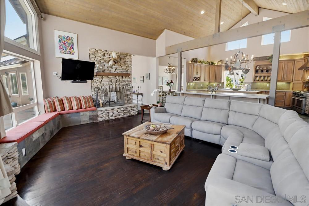 3019 Calle Allejandro Property Photo 10