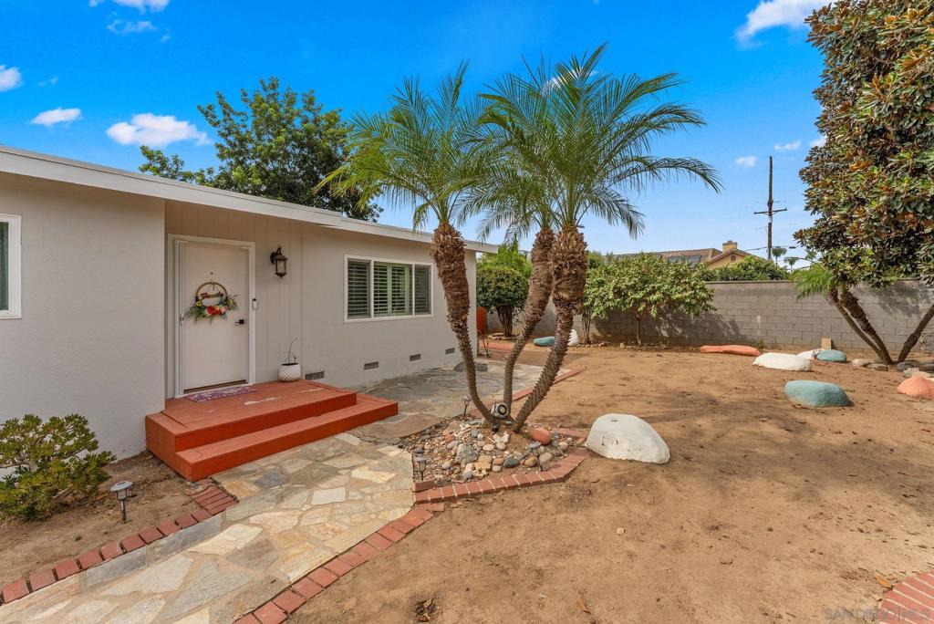 665 Foy Ln Property Photo 1