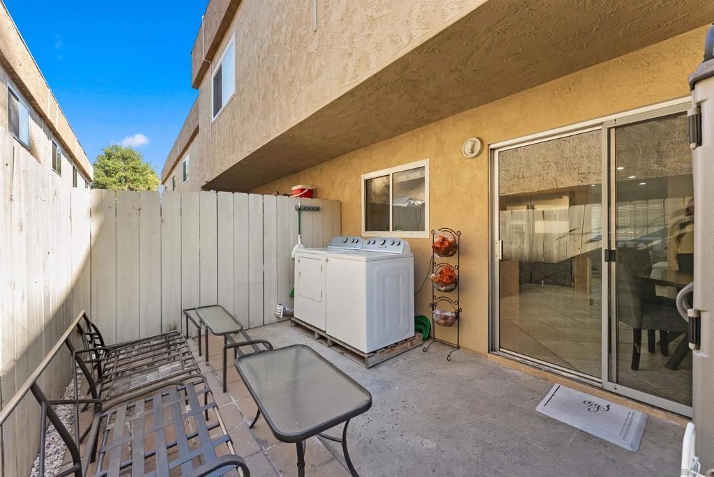 317 S Mollison 3 Property Photo 24