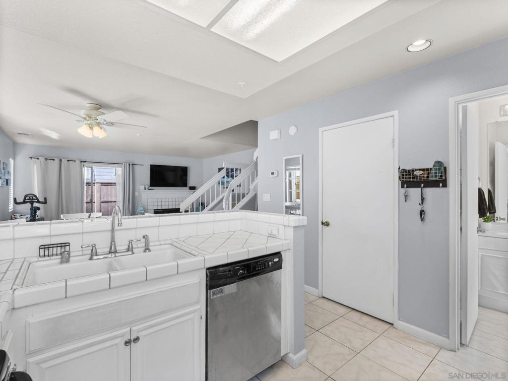 8946 Arlingdale Way Property Photo 6
