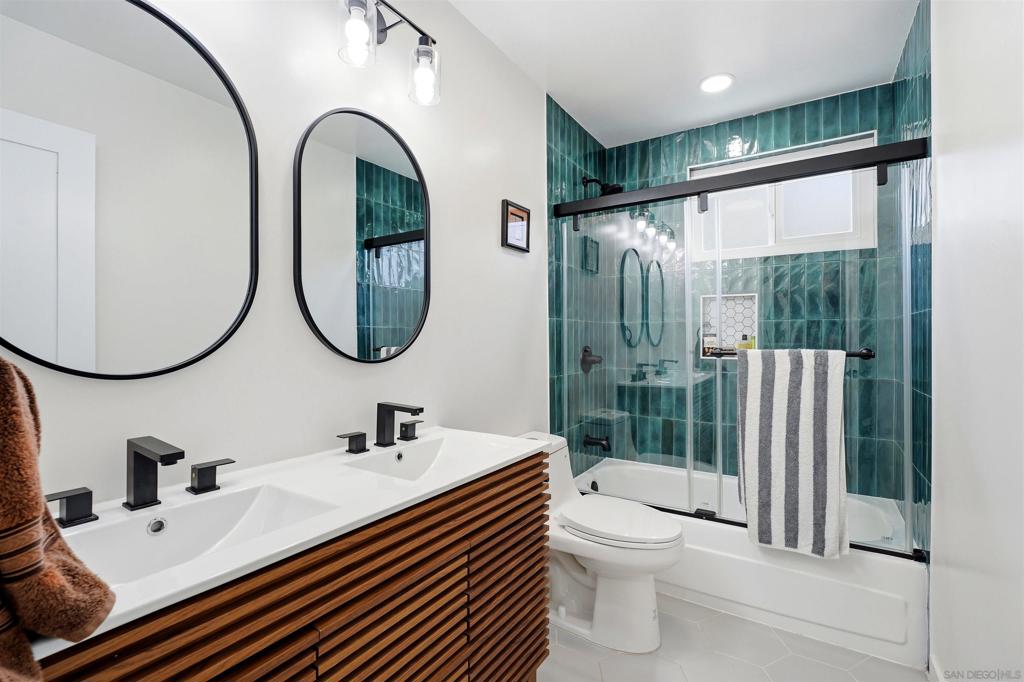 5476 Maisel Way Property Photo 8