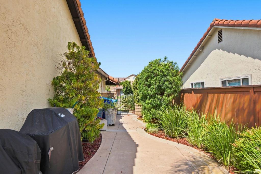 12579 Cresta Pl Property Photo 33