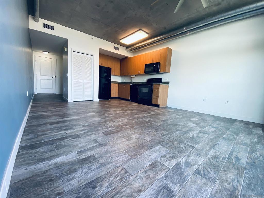 1080 Park Blvd 1209 Property Photo 5