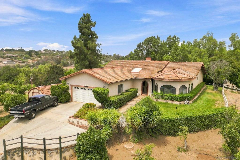 30136 Rolling Hills Property Photo 1