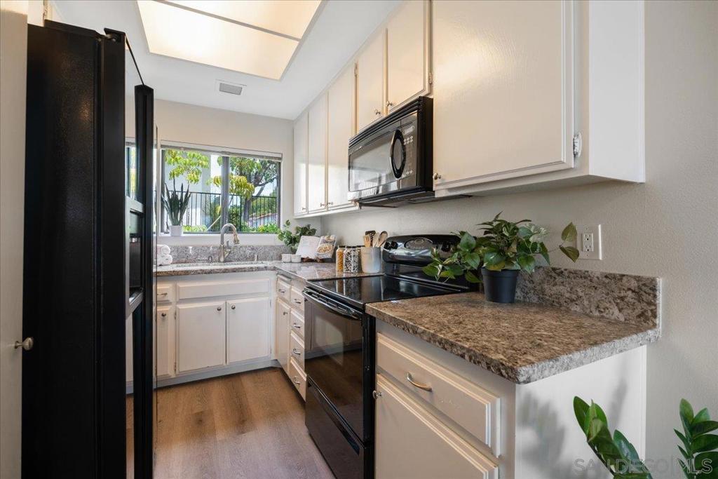 245 Fairlee Property Photo 14