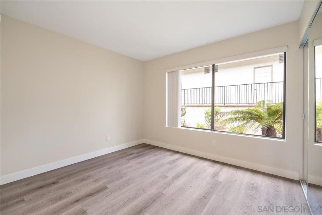 245 Fairlee Property Photo 18