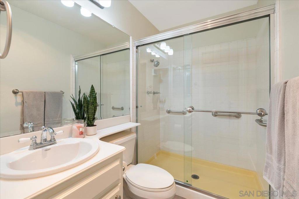 245 Fairlee Property Photo 24