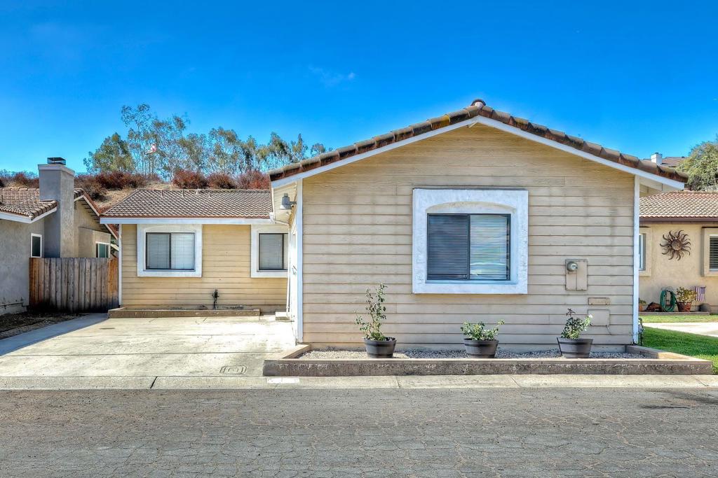 13335 Sneezy Ct. Property Photo 2