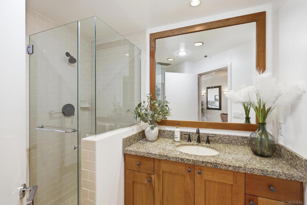 700 W Harbor Dr 608 Property Photo 27