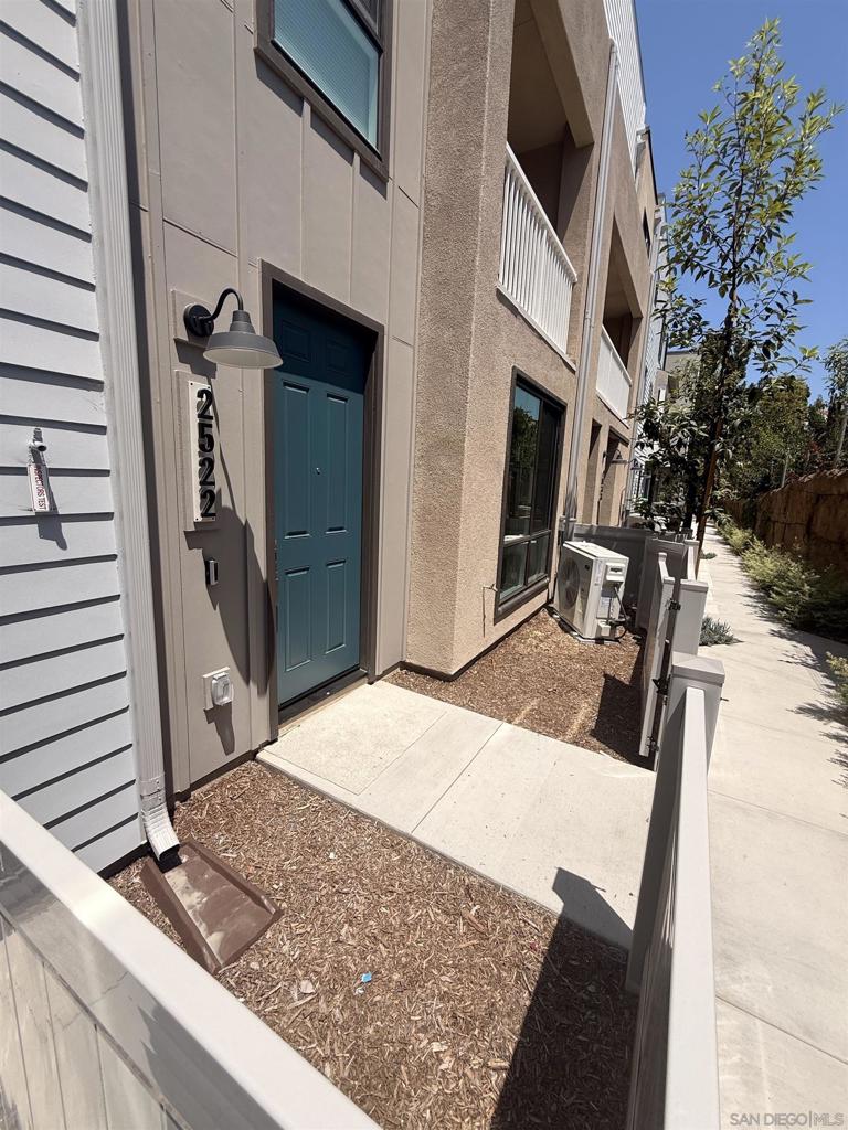 2522 Thyme Way Property Photo 4