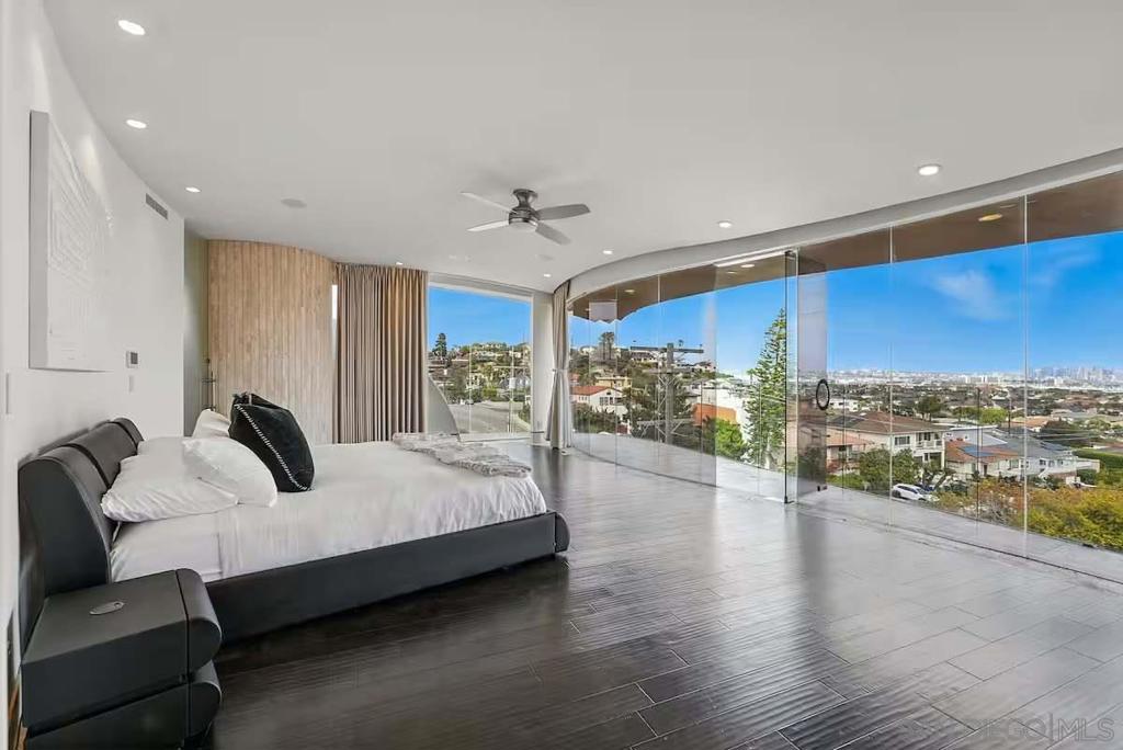 1676 Plum Property Photo 24
