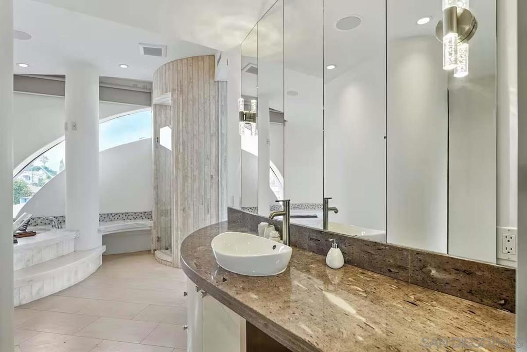 1676 Plum Property Photo 33