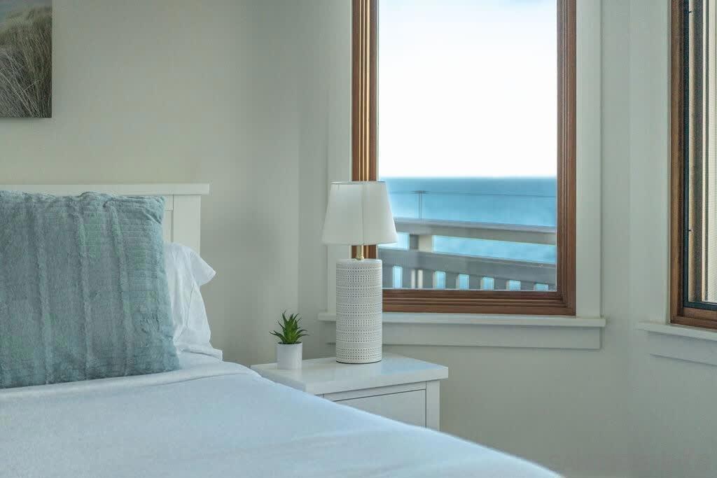 1249 Coast Blvd Property Photo 44