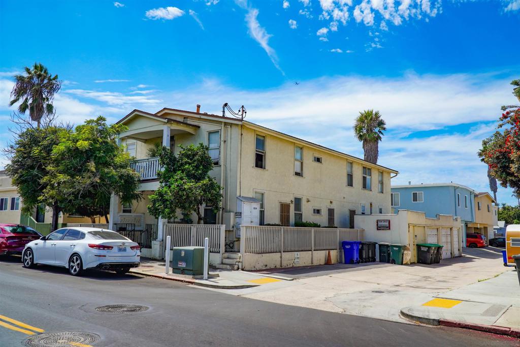 2114 Abbott St. Property Photo 4