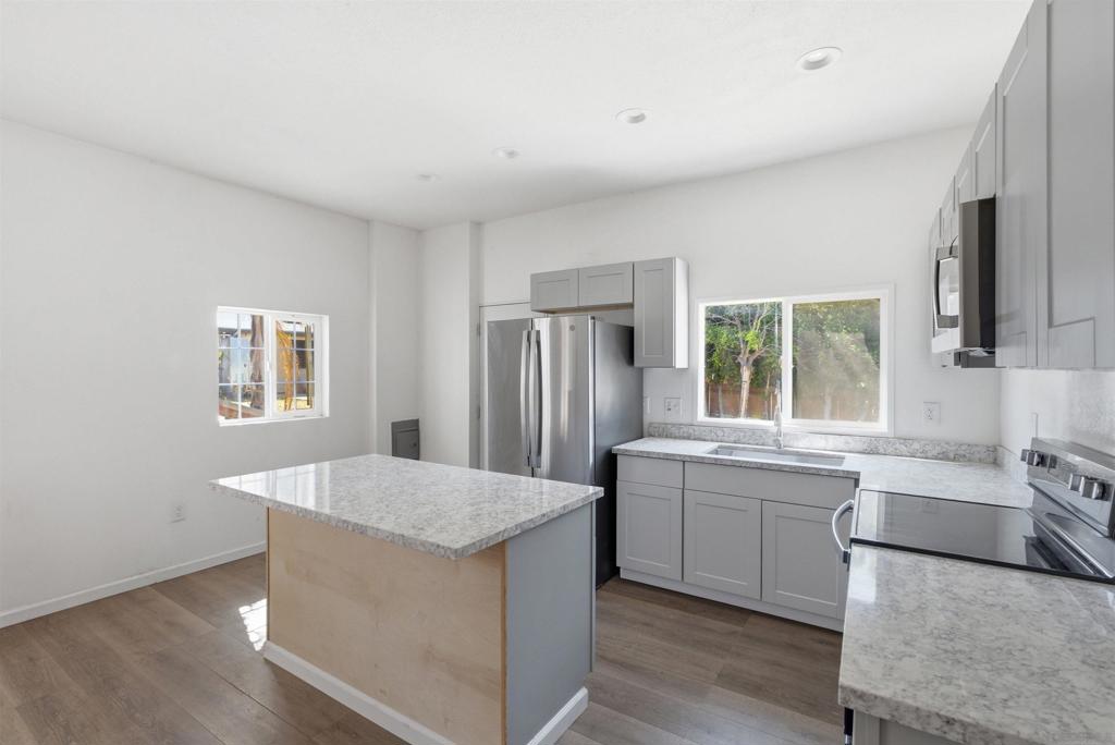 8130 Royal Park Property Photo 28