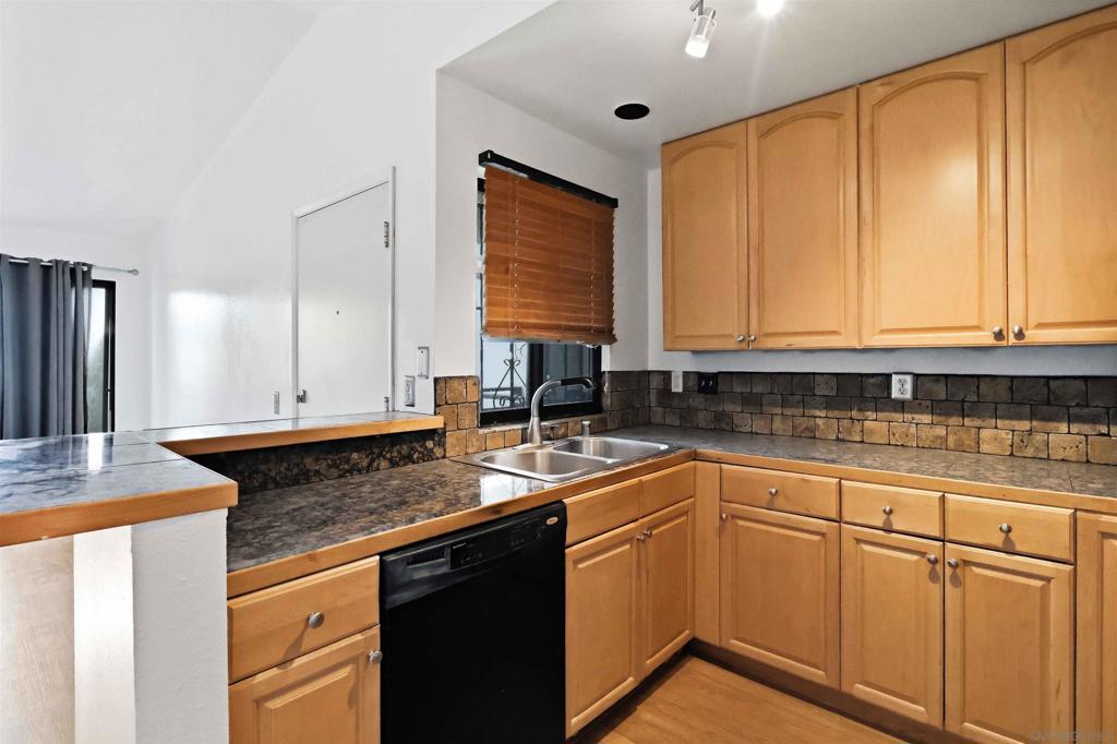2425 Cranston Dr. 34 Property Photo 12