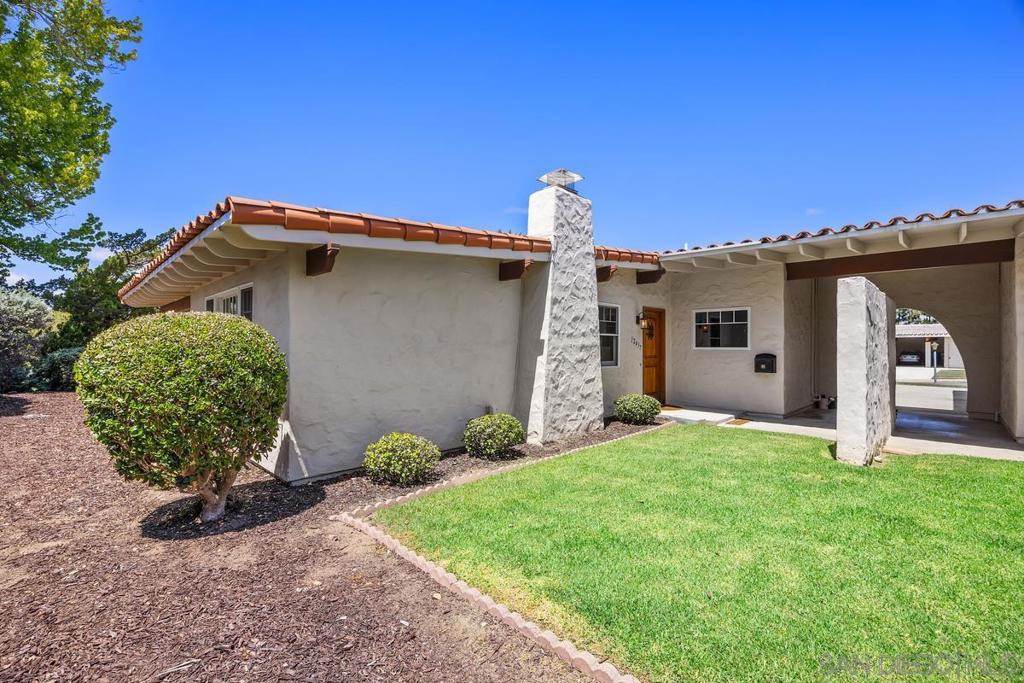 12437 Meandro Rd Property Photo 2