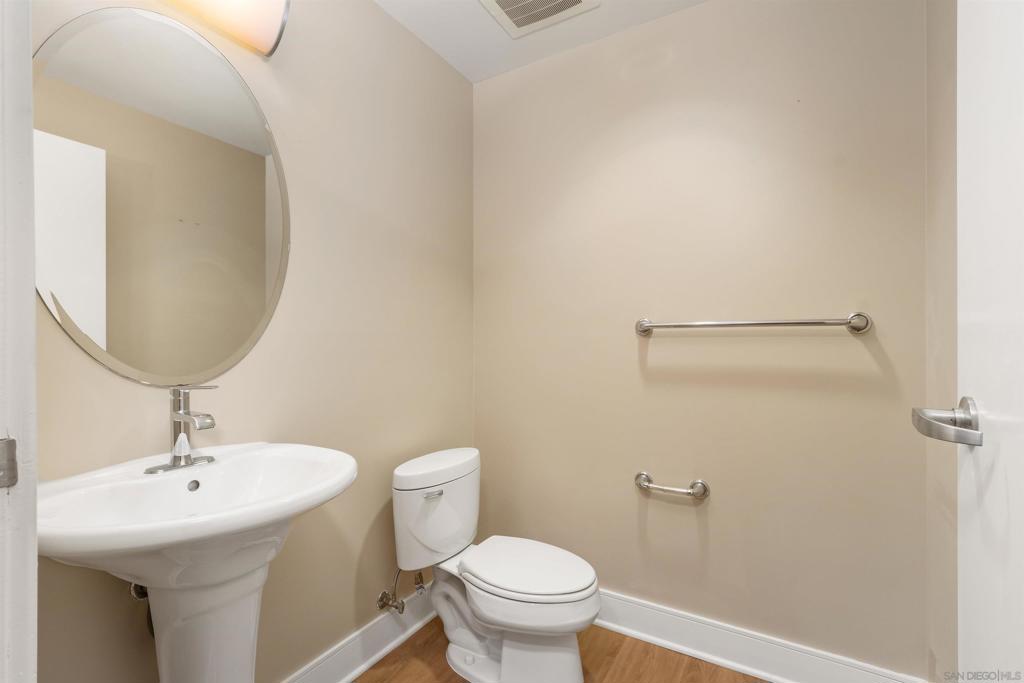 645 Front St 712 Property Photo 23