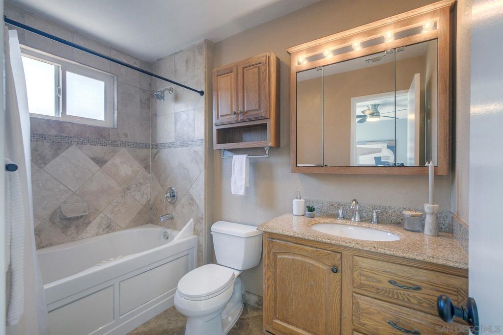 750 Melrose Pl Property Photo 7