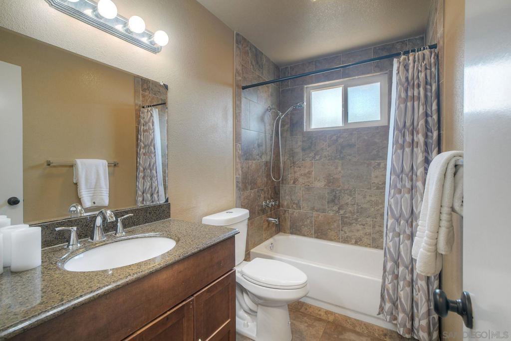 750 Melrose Pl Property Photo 9