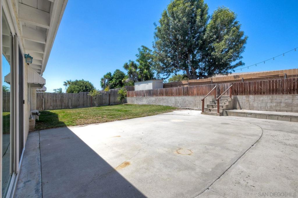 750 Melrose Pl Property Photo 25