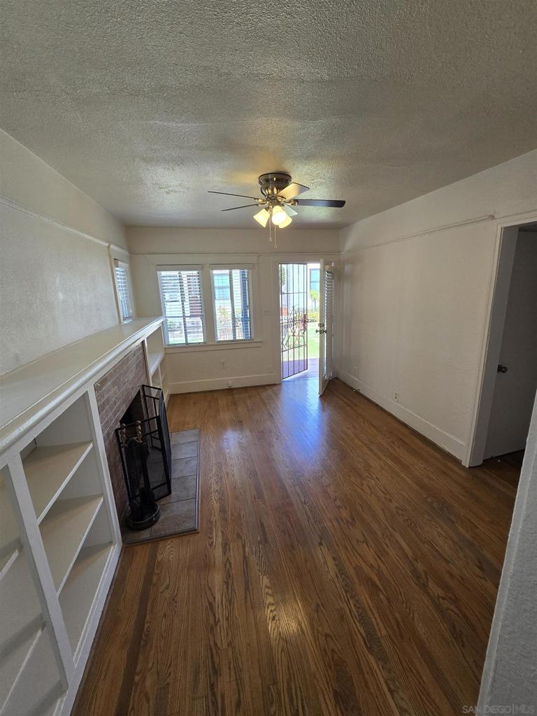 3357 59 30th Property Photo 7