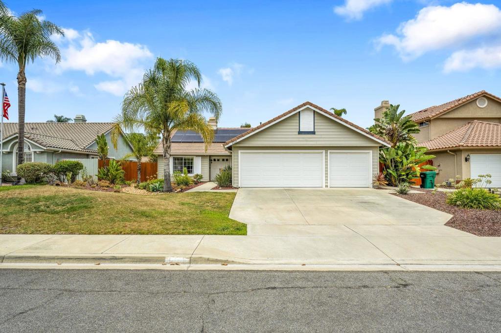 5521 Daybreak Ct Property Photo 3