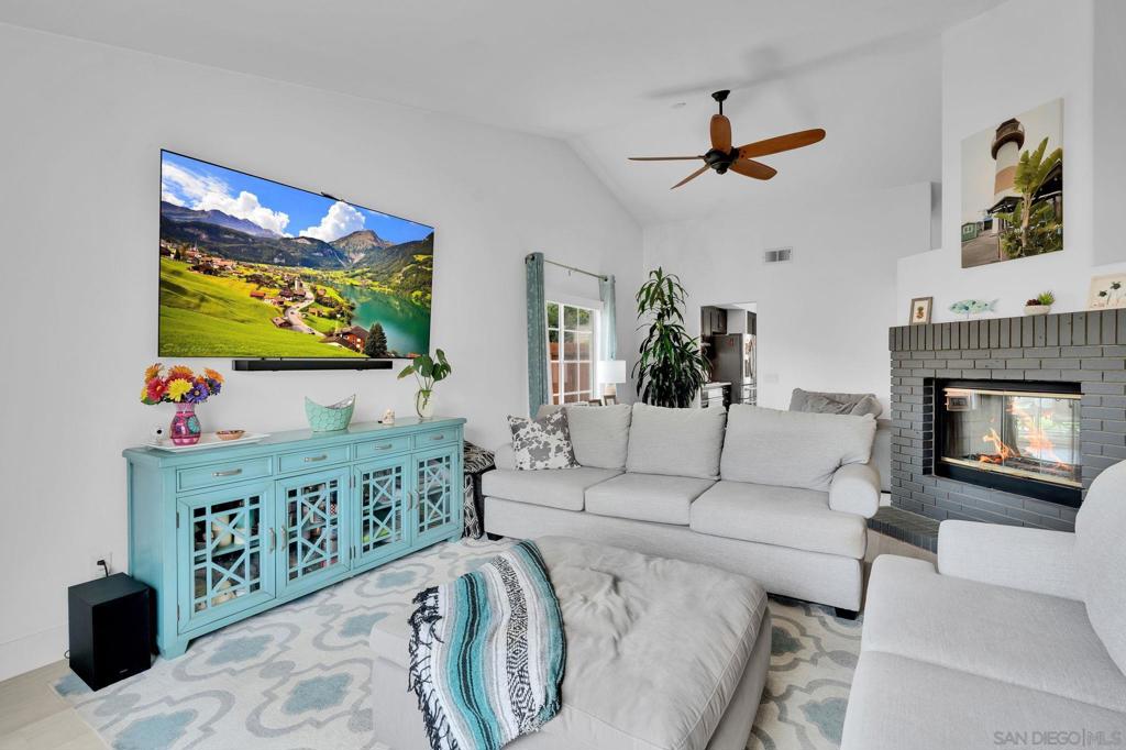 5521 Daybreak Ct Property Photo 7