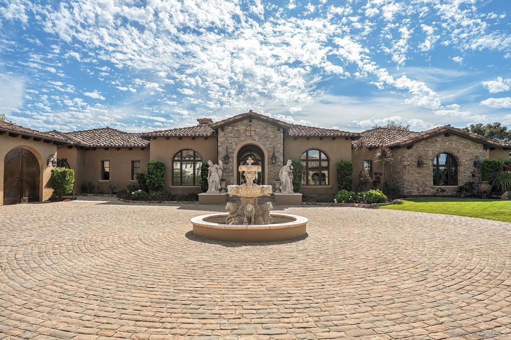 8619 Via Rancho Cielo Property Photo 3
