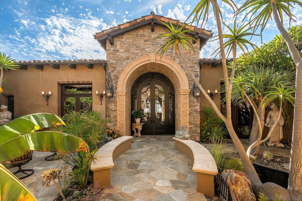 8619 Via Rancho Cielo Property Photo 4