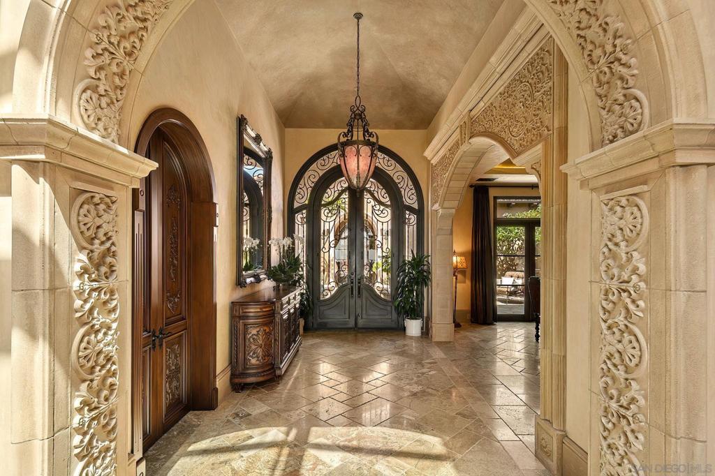 8619 Via Rancho Cielo Property Photo 5