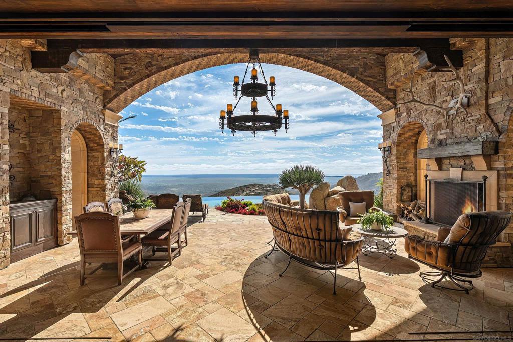 8619 Via Rancho Cielo Property Photo 14