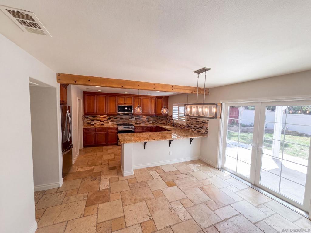 5105 Mendip Property Photo 9