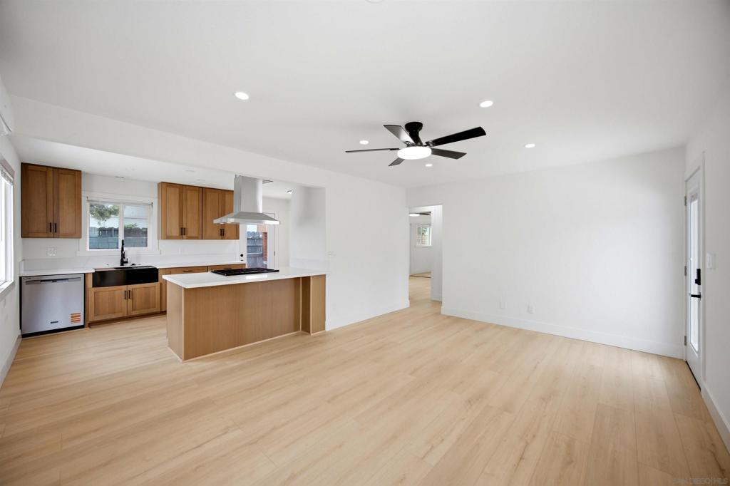 4527 49 Olney St Property Photo 30