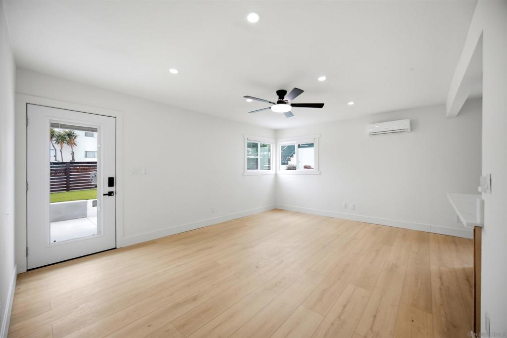 4527 49 Olney St Property Photo 33