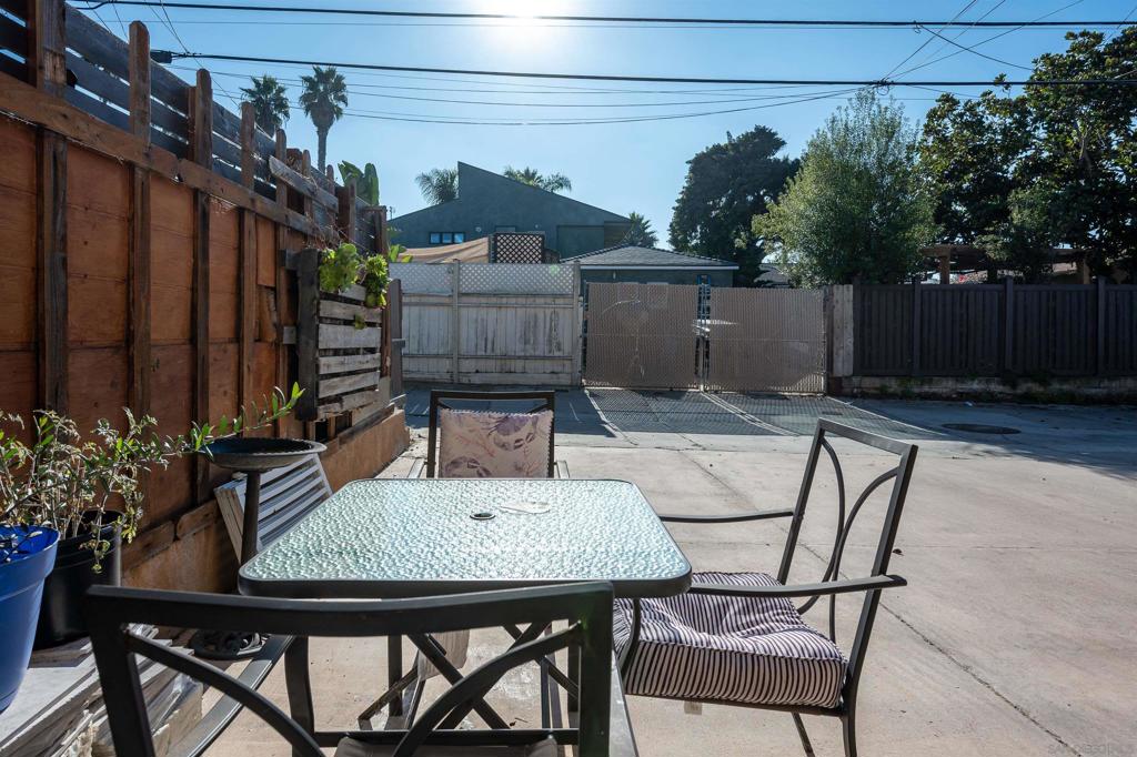4741 Point Loma Ave Property Photo 14