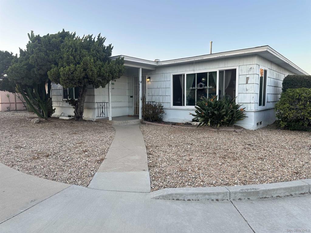 4901 Curry Property Photo 1