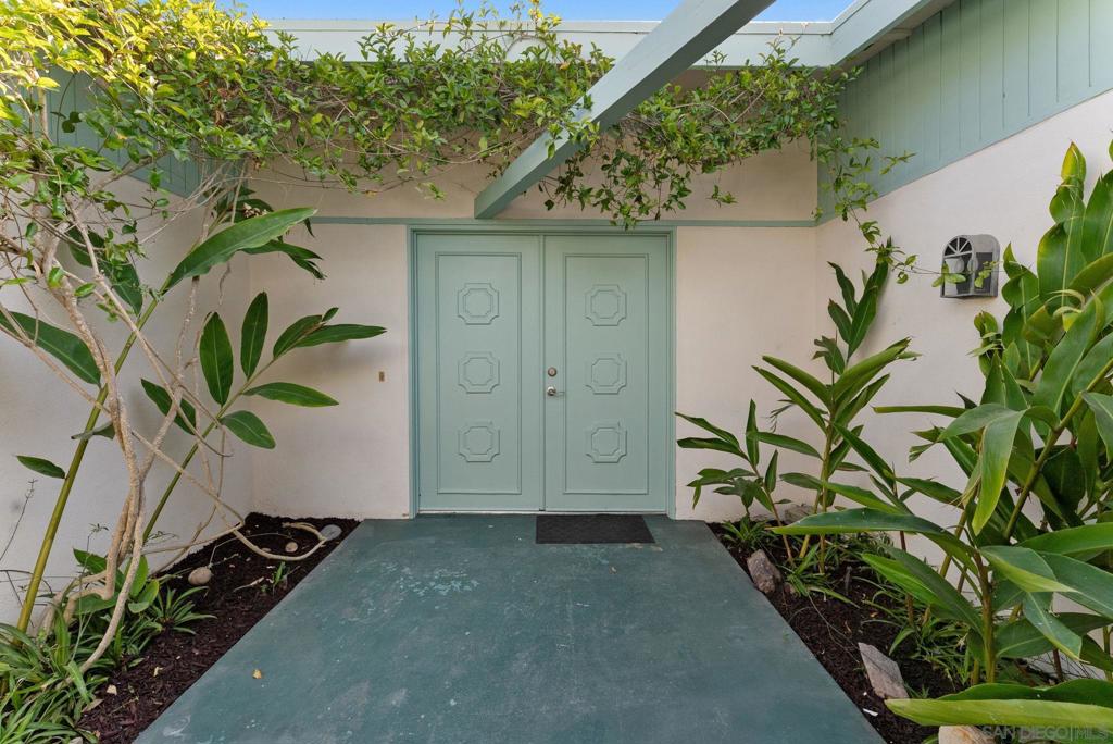 5995 La Jolla Corona Property Photo 3