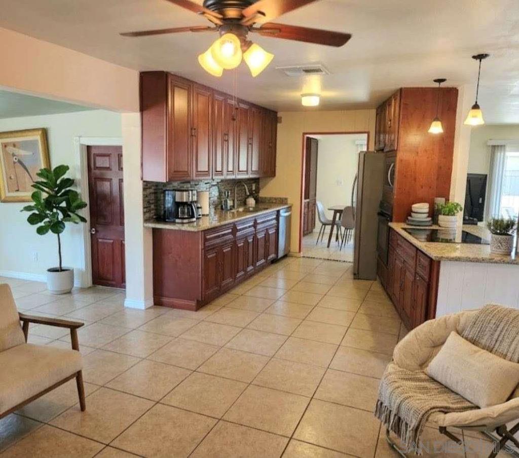 30100 Valley Center Property Photo 4